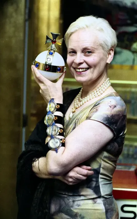 Framed Print : Vivienne Westwood award winning fashion designer pictured at the Swatch shop in Oxford Framed Print : Vivienne Westwood award winning fashion designer pictured at the Swatch shop in Oxford