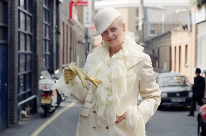 Framed Print : Vivienne Westwood, pictured outside her London office. 12th June 1992