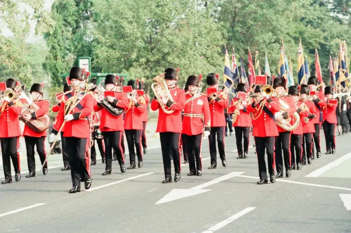 Framed Print : VJ Day Anniversary, Parade to Cenotaph, Middlesbrough, Sunday 20th August 1995