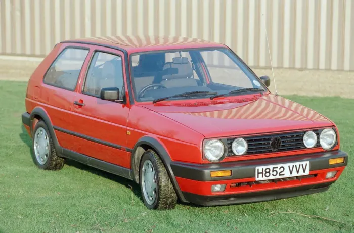Framed Print : A Volkswagen Golf GT1 3 door. 16th January 1991