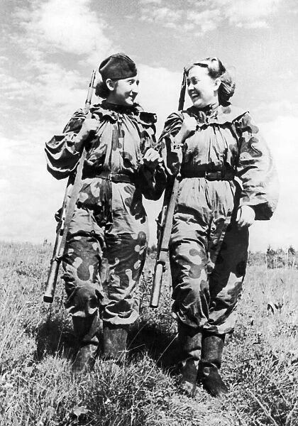 Volunteer women snipers of the Russian red Army R. Skrypnikova (right) and O