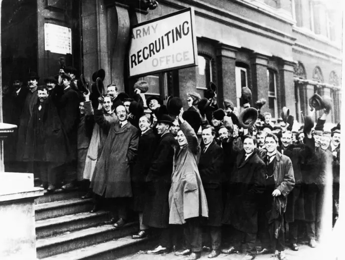 Framed Print : Volunteers queue to enlist outside a recruiting office in 1914 Framed Print : Volunteers queue to enlist outside a recruiting office in 1914