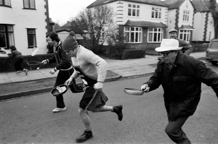 Framed Print : Wainbody Avenue pancake race. 23rd February 1982 Framed Print : Wainbody Avenue pancake race. 23rd February 1982