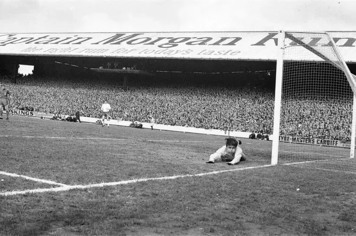 Framed Print : Wales 1-1 England, Home International Championship, Ninian Park, Sloper Road, Cardiff Framed Print : Wales 1-1 England, Home International Championship, Ninian Park, Sloper Road, Cardiff