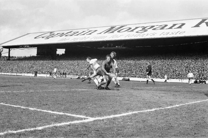 Framed Print : Wales 1-1 England, Home International Championship, Ninian Park, Sloper Road, Cardiff