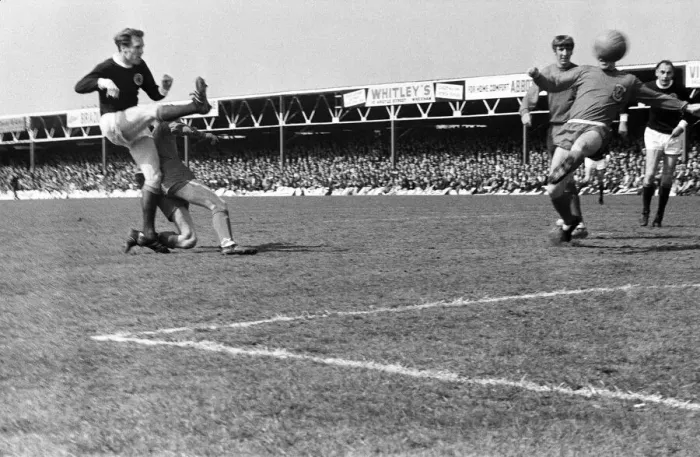 Framed Print : Wales 3-5 Scotland, British International Championship match at the Racecourse Ground Framed Print : Wales 3-5 Scotland, British International Championship match at the Racecourse Ground