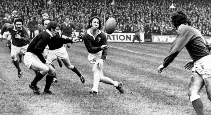 Framed Print : WALES V SCOTLAND 1976- PICTURE SHOWS: Man-of-the-series J. P. R. Williams passes out to J