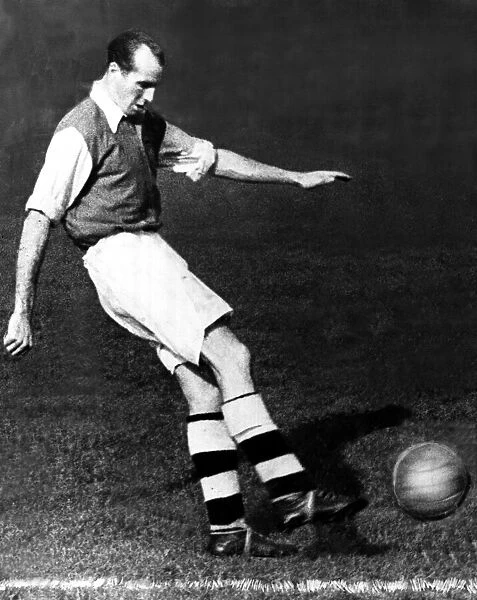 Wally Barnes Football Player of Arsenal - 15  /  10  /  1949