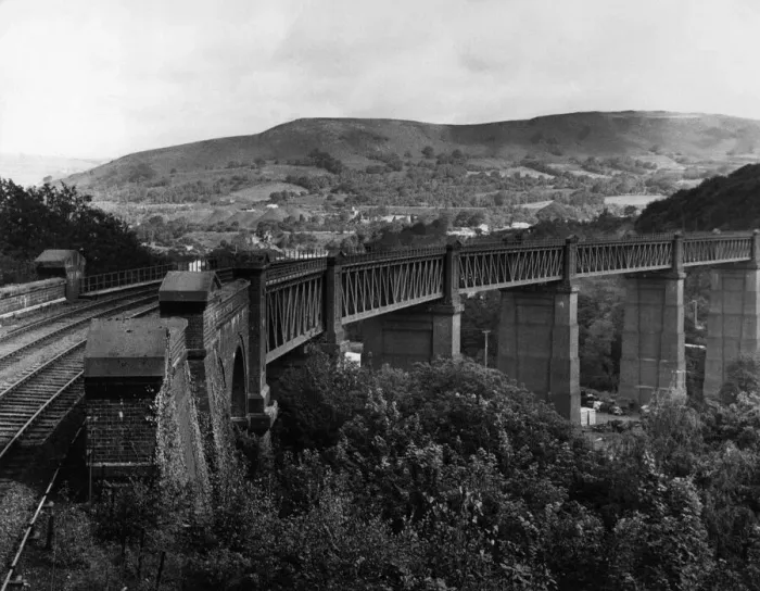 Framed Print : Walnut Tree Viaduct, a railway viaduct located above the southern edge of the village of Framed Print : Walnut Tree Viaduct, a railway viaduct located above the southern edge of the village of