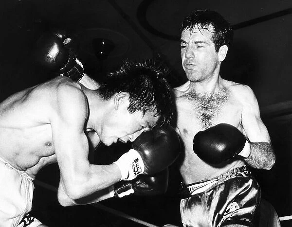 Walter McGowan beats Osamu Miyashita in London 1967