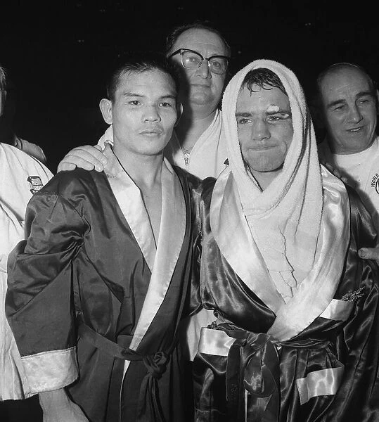 Walter McGowan v Chartchai Chionoi Sept 1967 Flyweight Boxing at Wembley