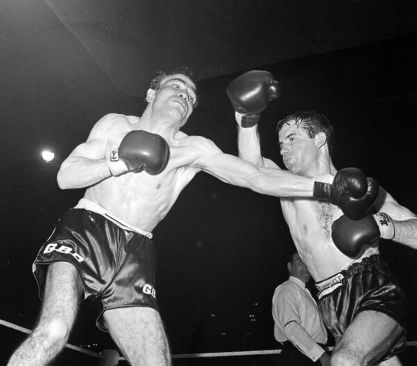 Walter McGowan v Salvatore Burruni Flyweight Boxing at Wembley