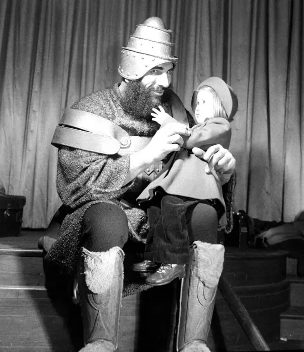 Framed Print : Walter Talun Goliath'in film David of Bathsheba Framed Print : Walter Talun Goliath'in film David of Bathsheba