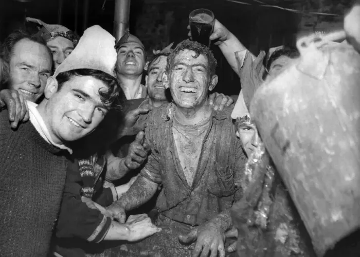 Framed Print : He wanted to Be alone but apprentice Willie Morgan, of 52, Porterfield RD