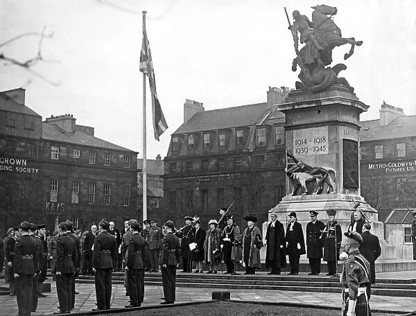 The war memorial at Eldon Square, Newcastle, Tyne and Wear. 15th November 1946