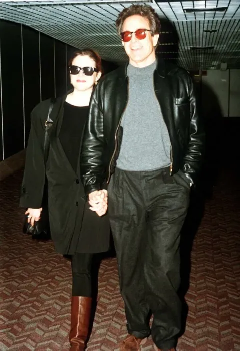 Framed Print : Warren Beatty actor with wife Annette Bening actress arrive at Heathrow airport Framed Print : Warren Beatty actor with wife Annette Bening actress arrive at Heathrow airport