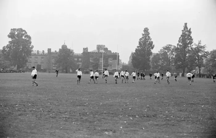 Framed Print : Warwick v London Wasps, Rugby Union match at Rugby School, Rugby, Warwickshire Framed Print : Warwick v London Wasps, Rugby Union match at Rugby School, Rugby, Warwickshire