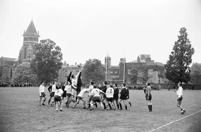 Framed Print : Warwick v London Wasps, Rugby Union match at Rugby School, Rugby, Warwickshire