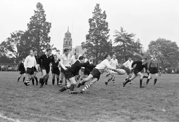 Framed Print : Warwick v London Wasps, Rugby Union match at Rugby School, Rugby, Warwickshire