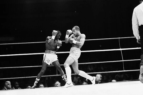 WBC and IBF, welterweight title fight between Lloyd Honeyghan and Johnny Bumphus