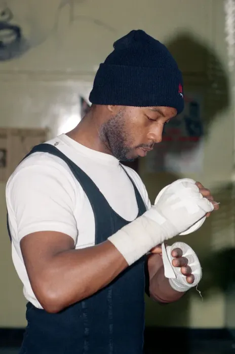 Framed Print : WBC super-middleweight champion Nigel Benn training ahead of his fight with Italian Mauro Framed Print : WBC super-middleweight champion Nigel Benn training ahead of his fight with Italian Mauro