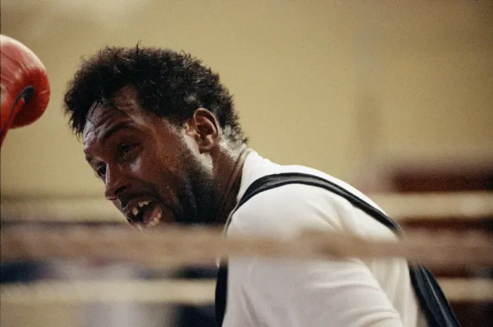 Framed Print : WBC super-middleweight champion Nigel Benn training ahead of his fight with Italian Mauro Framed Print : WBC super-middleweight champion Nigel Benn training ahead of his fight with Italian Mauro