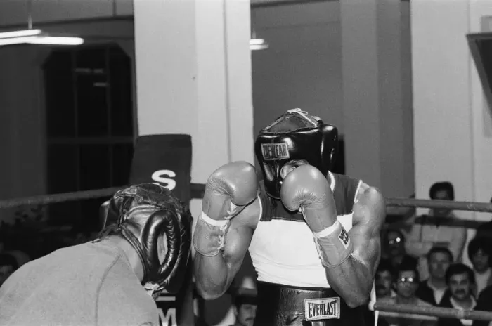 Framed Print : WBC and WBA world champion Marvin Hagler training for his sixth defence of his world Framed Print : WBC and WBA world champion Marvin Hagler training for his sixth defence of his world