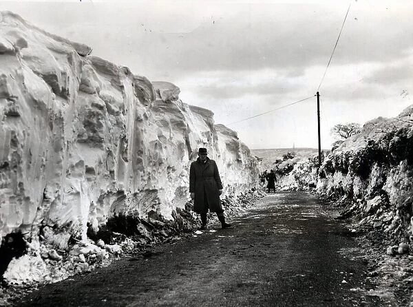 Weather - Cold - The huge snow drifts that had blocked the Llwyn-celyn Road, Cefn Mably