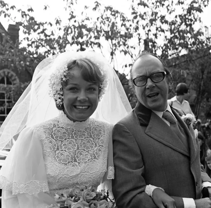 Framed Print : Wedding of Gail Morecambe, daughter of Comedian, Eric Morecambe, to Paul Jarvis