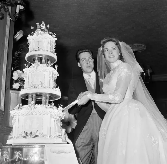 Framed Print : The wedding of Julie Andrews and Tony Walton at St Mary Oatlands Church, Weybridge Framed Print : The wedding of Julie Andrews and Tony Walton at St Mary Oatlands Church, Weybridge