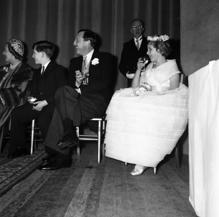 Framed Print : The wedding of Pamela Mountbatten and David Hicks at Romsey Abbey, Hampshire