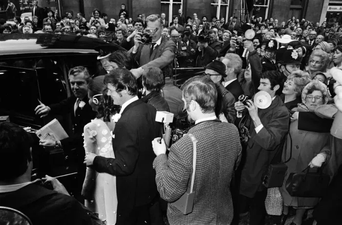 Framed Print : The wedding of Roger Moore and Luisa Mattioli at Caxton Hall. 11th April 1969 Framed Print : The wedding of Roger Moore and Luisa Mattioli at Caxton Hall. 11th April 1969