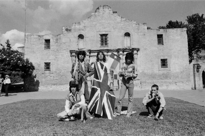 Framed Print : On Wednesday 4 June 1975 The Rolling Stones did a photo shoot at the Alamo, San Antonio Framed Print : On Wednesday 4 June 1975 The Rolling Stones did a photo shoot at the Alamo, San Antonio
