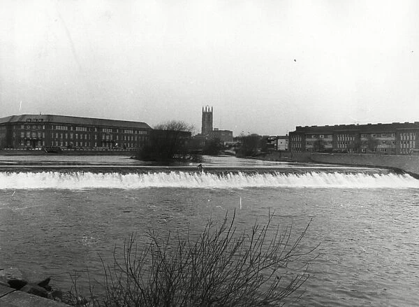 Weir over the River Derwent, Derby Council Headquarters on the left. 15th January 1989