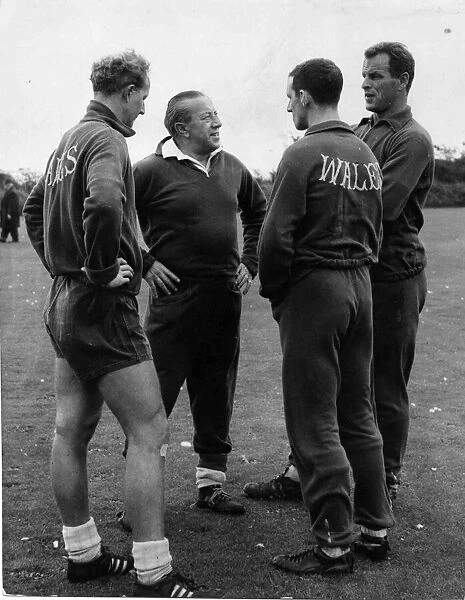 Welsh footballing great John Charles (right) pictured with Ivor Allchurch (left)