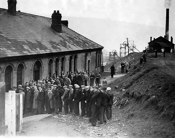 Welsh miners on strike drew their last full weeks pay to-day at Nine Mile Point