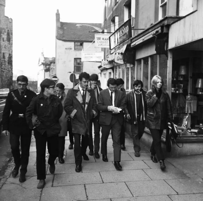 Framed Print : Welsh Nationalists outside Caernarfon Crown Court, Caernarfon, Gwynedd, Wales Framed Print : Welsh Nationalists outside Caernarfon Crown Court, Caernarfon, Gwynedd, Wales