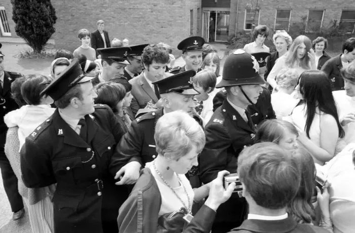 Framed Print : Welsh singerTom Jones visited Corley Residential School Framed Print : Welsh singerTom Jones visited Corley Residential School