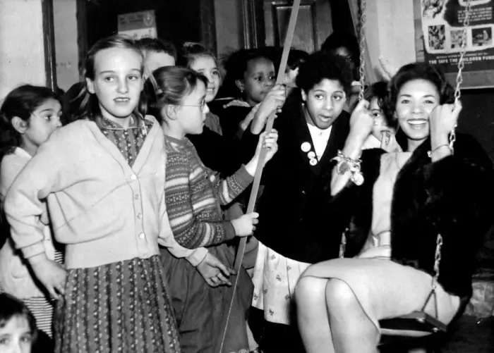 Framed Print : Welsh singing star Shirley Bassey pays a visit to the Rainbow Club, based in Bute Street Framed Print : Welsh singing star Shirley Bassey pays a visit to the Rainbow Club, based in Bute Street