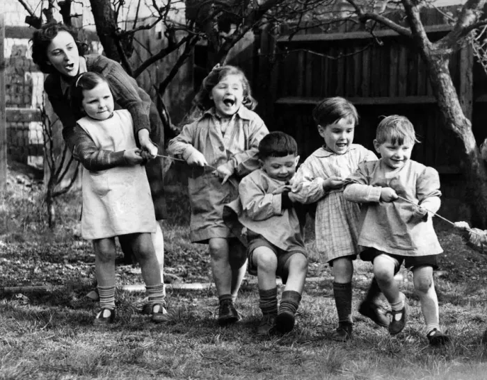 Framed Print : At the Wembley Day Nursery where youngsters are cared for while their mothers are on war