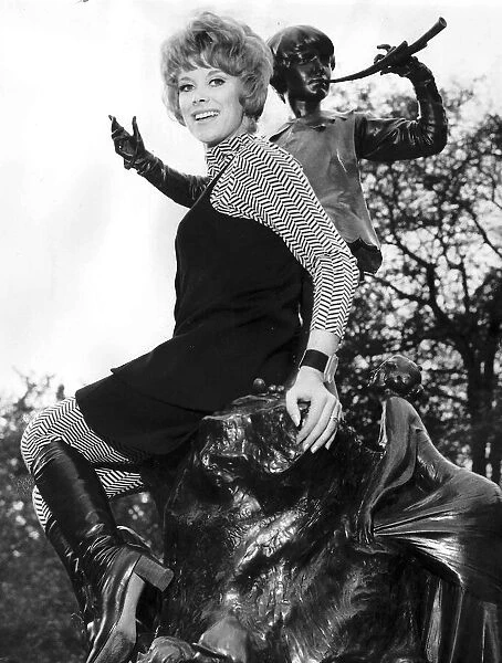 Wendy Craig Actress Roles Peter Pan Visits the Peter Pan statue in