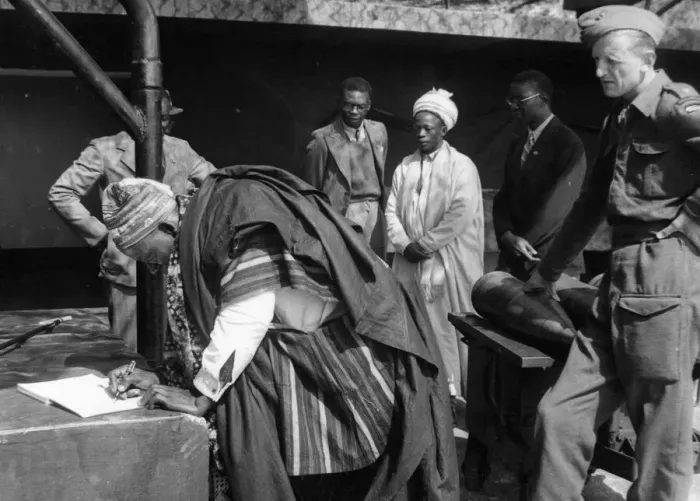 Framed Print : West African newspaper editors visit Coastal Artillery Battery