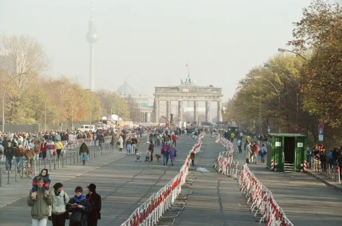 Framed Print : West Berlin, Germany, 10 days after relaxation of border crossing by GDR Government