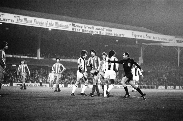 Framed Print : West Brom 2-0 Valencia, UEFA Cup match at The Hawthorns, Wednesday 6th December 1978 Framed Print : West Brom 2-0 Valencia, UEFA Cup match at The Hawthorns, Wednesday 6th December 1978