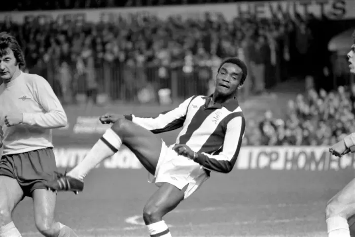Framed Print : West Bromwich Albion (0) vs. Arsenal (2). April 1977 77-02029-009 Framed Print : West Bromwich Albion (0) vs. Arsenal (2). April 1977 77-02029-009