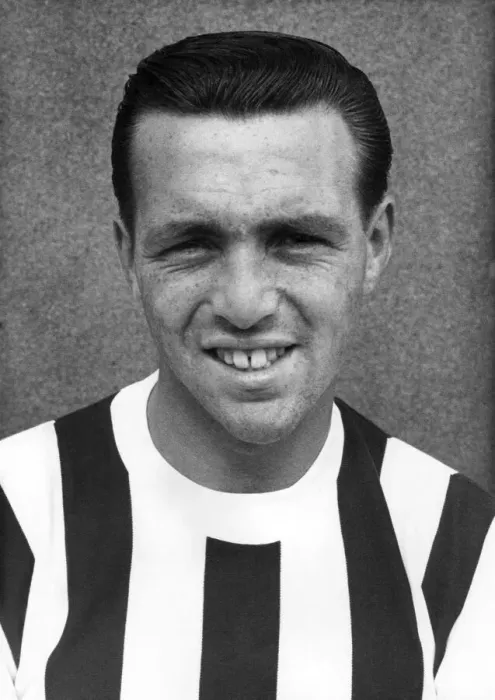 Framed Print : West Bromwich Albion Football Club. Jeff Astle. August 1965 P017164 Framed Print : West Bromwich Albion Football Club. Jeff Astle. August 1965 P017164