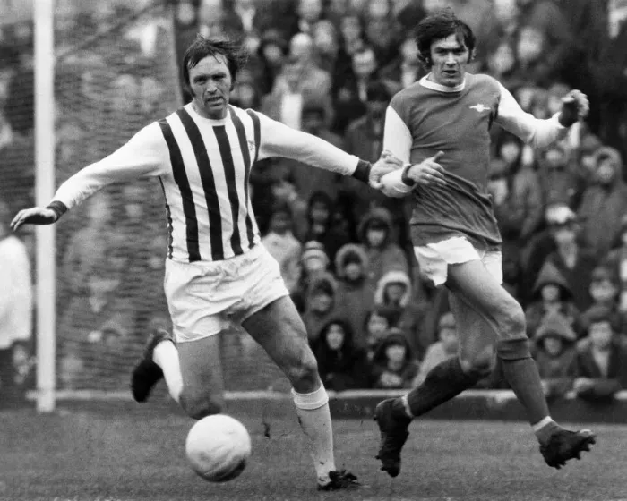 Framed Print : West Bromwich Albion v Arsenal Jeff Astle (left) of WBA Framed Print : West Bromwich Albion v Arsenal Jeff Astle (left) of WBA