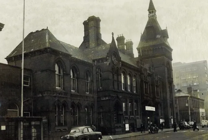 Framed Print : West Bromwich Town Hall... 19-03-1917 Framed Print : West Bromwich Town Hall... 19-03-1917