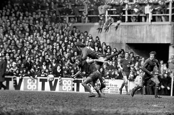West Ham (0) v. Chelsea (1). March 1975 75-01701-002