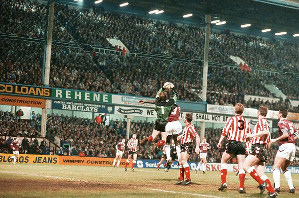 West Ham 2 -3 Sunderland, FA Cup 5th round replay match, held at Upton Park